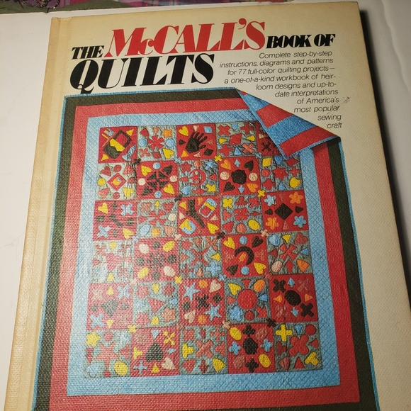 Vintage The McCall's Book of Quilts 1975 - Picture 1 of 16